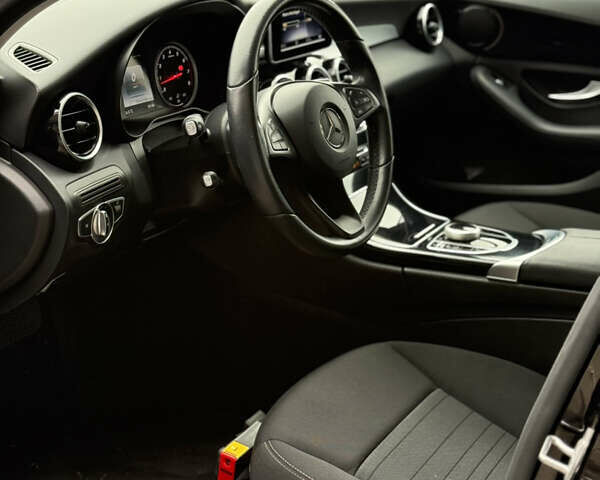 Черный Мерседес Ц-Класс, объемом двигателя 1.6 л и пробегом 46 тыс. км за 21000 $, фото 16 на Automoto.ua