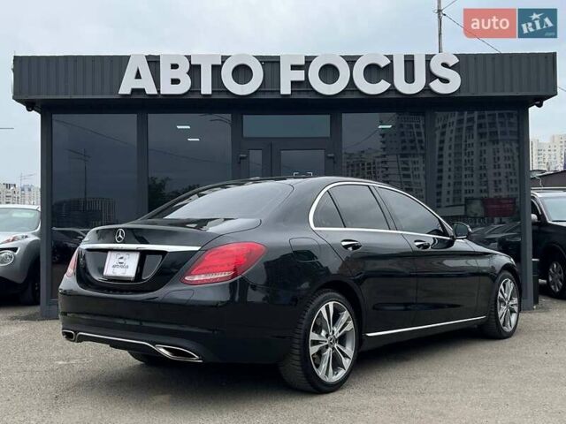 Черный Мерседес Ц-Класс, объемом двигателя 1.99 л и пробегом 119 тыс. км за 22490 $, фото 6 на Automoto.ua