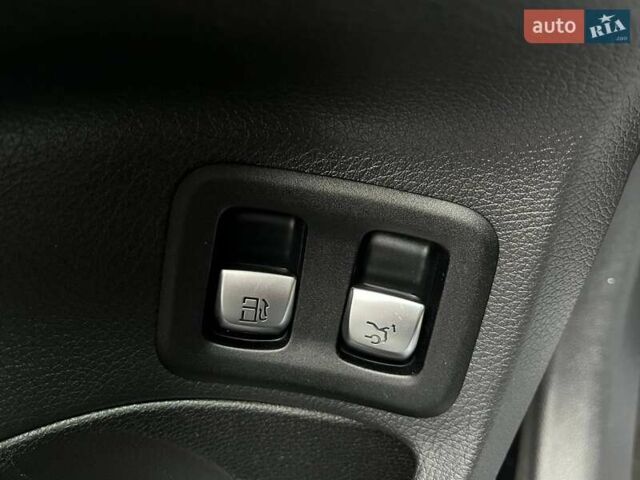 Черный Мерседес Ц-Класс, объемом двигателя 1.99 л и пробегом 119 тыс. км за 22490 $, фото 15 на Automoto.ua