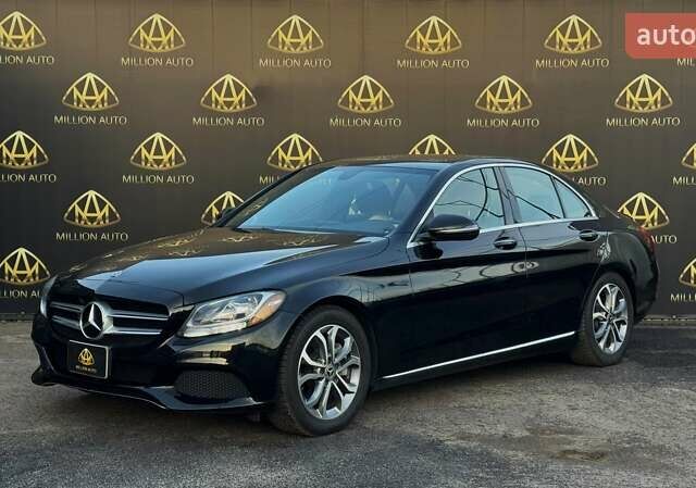 Чорний Мерседес Ц-Клас, об'ємом двигуна 2 л та пробігом 89 тис. км за 22200 $, фото 2 на Automoto.ua