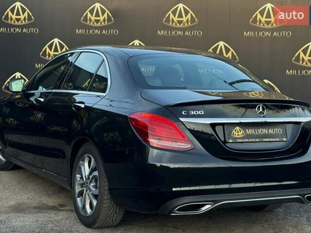 Чорний Мерседес Ц-Клас, об'ємом двигуна 2 л та пробігом 89 тис. км за 22200 $, фото 7 на Automoto.ua