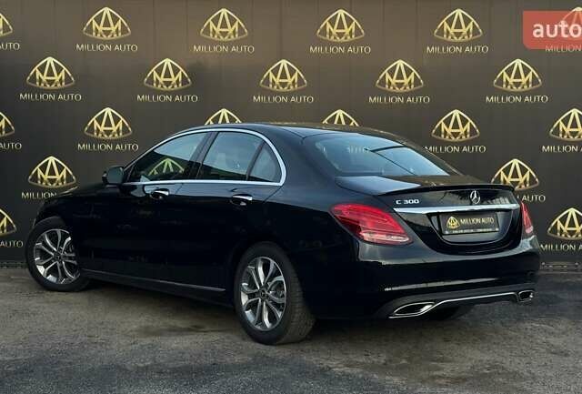 Чорний Мерседес Ц-Клас, об'ємом двигуна 2 л та пробігом 89 тис. км за 22200 $, фото 3 на Automoto.ua