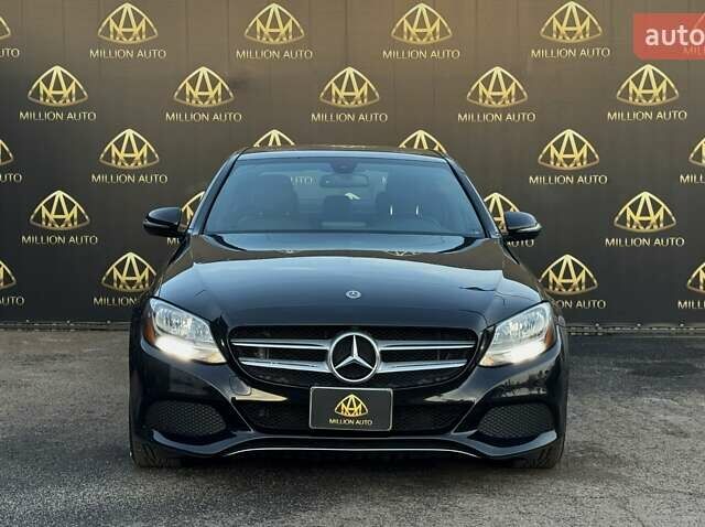 Черный Мерседес Ц-Класс, объемом двигателя 2 л и пробегом 89 тыс. км за 21799 $, фото 1 на Automoto.ua