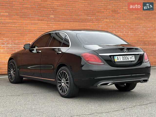 Чорний Мерседес Ц-Клас, об'ємом двигуна 2 л та пробігом 42 тис. км за 26900 $, фото 3 на Automoto.ua
