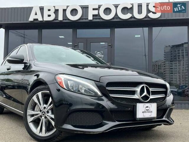 Черный Мерседес Ц-Класс, объемом двигателя 1.99 л и пробегом 119 тыс. км за 22490 $, фото 1 на Automoto.ua