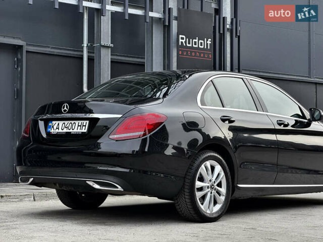 Черный Мерседес Ц-Класс, объемом двигателя 1.5 л и пробегом 56 тыс. км за 27000 $, фото 2 на Automoto.ua