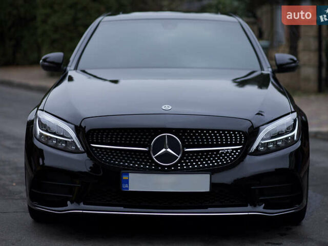 Чорний Мерседес Ц-Клас, об'ємом двигуна 1.99 л та пробігом 86 тис. км за 31500 $, фото 1 на Automoto.ua