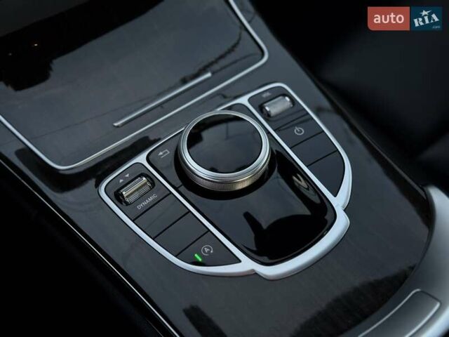 Чорний Мерседес Ц-Клас, об'ємом двигуна 2 л та пробігом 89 тис. км за 22200 $, фото 32 на Automoto.ua