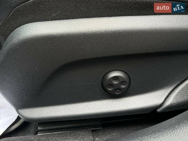 Чорний Мерседес Ц-Клас, об'ємом двигуна 1.99 л та пробігом 119 тис. км за 20990 $, фото 16 на Automoto.ua