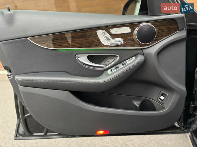 Чорний Мерседес Ц-Клас, об'ємом двигуна 2 л та пробігом 42 тис. км за 26900 $, фото 8 на Automoto.ua