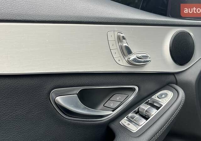 Чорний Мерседес Ц-Клас, об'ємом двигуна 1.99 л та пробігом 120 тис. км за 27990 $, фото 9 на Automoto.ua