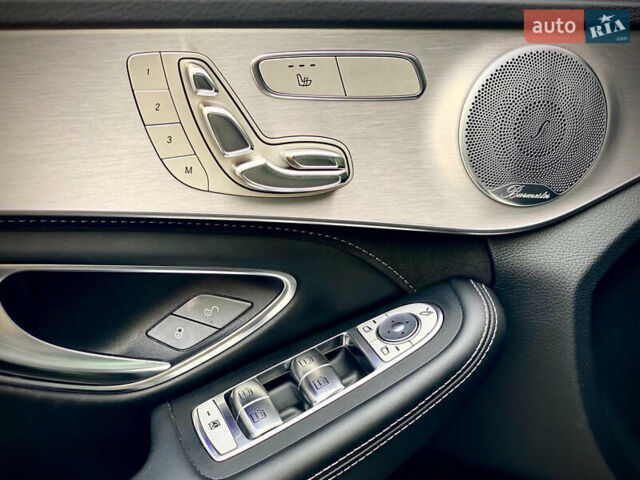 Черный Мерседес Ц-Класс, объемом двигателя 3.98 л и пробегом 63 тыс. км за 46990 $, фото 20 на Automoto.ua