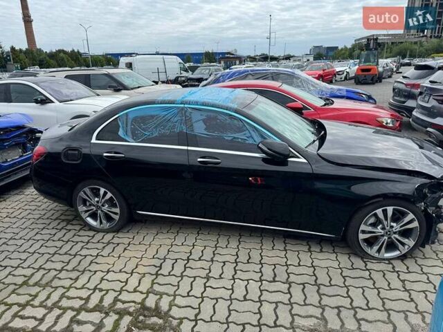 Чорний Мерседес Ц-Клас, об'ємом двигуна 2 л та пробігом 80 тис. км за 15300 $, фото 5 на Automoto.ua