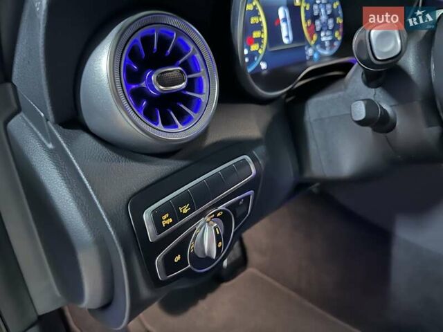 Чорний Мерседес Ц-Клас, об'ємом двигуна 3.98 л та пробігом 19 тис. км за 59500 $, фото 35 на Automoto.ua