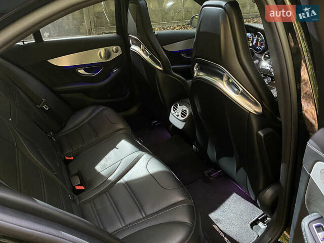 Черный Мерседес Ц-Класс, объемом двигателя 3.98 л и пробегом 63 тыс. км за 46990 $, фото 13 на Automoto.ua