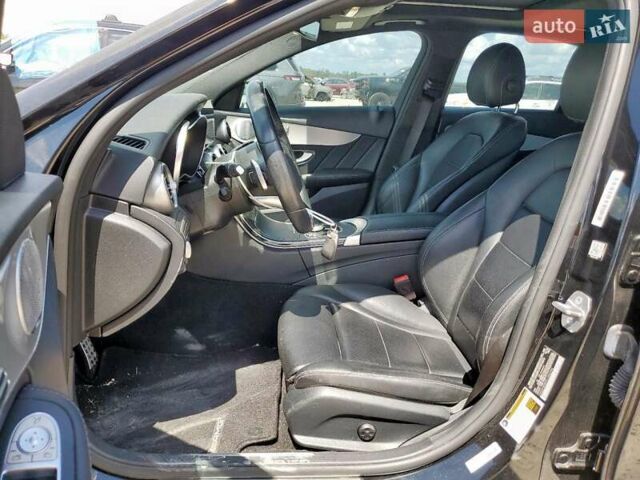 Черный Мерседес Ц-Класс, объемом двигателя 2 л и пробегом 61 тыс. км за 6000 $, фото 6 на Automoto.ua