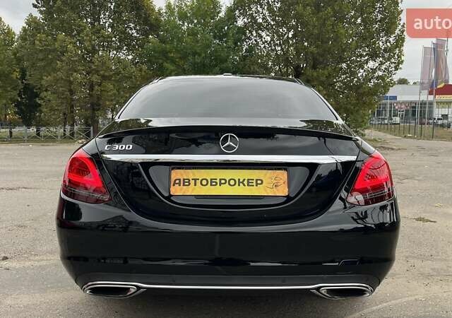 Чорний Мерседес Ц-Клас, об'ємом двигуна 1.99 л та пробігом 120 тис. км за 27990 $, фото 7 на Automoto.ua