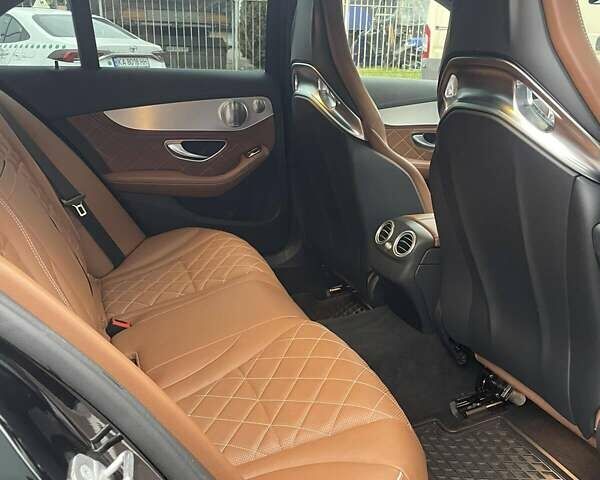 Черный Мерседес Ц-Класс, объемом двигателя 3.98 л и пробегом 61 тыс. км за 54000 $, фото 19 на Automoto.ua