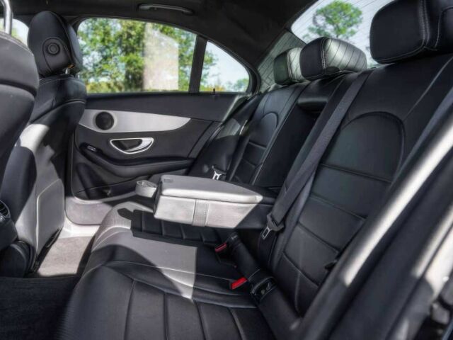 Черный Мерседес Ц-Класс, объемом двигателя 2 л и пробегом 42 тыс. км за 13000 $, фото 8 на Automoto.ua