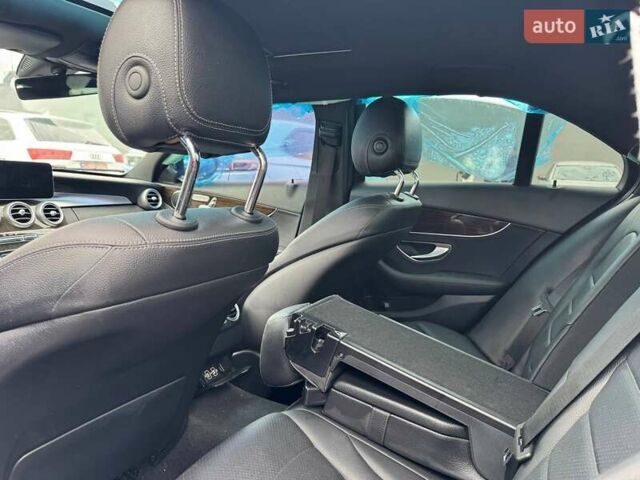 Черный Мерседес Ц-Класс, объемом двигателя 2 л и пробегом 80 тыс. км за 15950 $, фото 11 на Automoto.ua