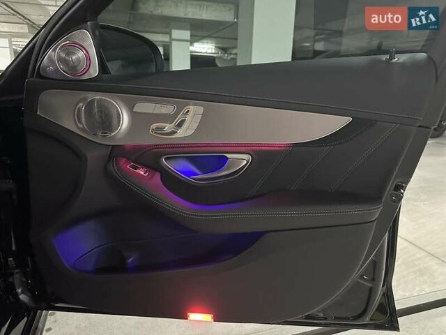 Черный Мерседес Ц-Класс, объемом двигателя 3.98 л и пробегом 19 тыс. км за 60000 $, фото 40 на Automoto.ua