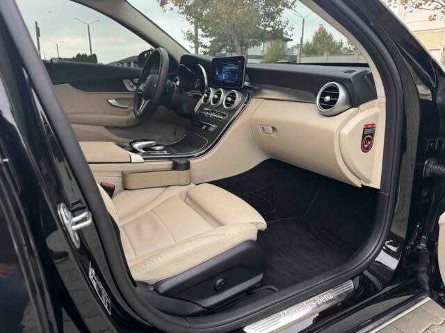 Черный Мерседес Ц-Класс, объемом двигателя 2.2 л и пробегом 75 тыс. км за 29500 $, фото 4 на Automoto.ua