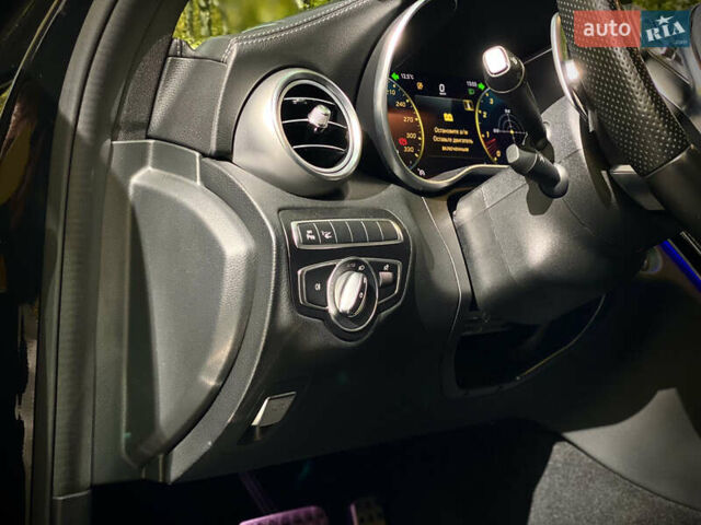 Черный Мерседес Ц-Класс, объемом двигателя 3.98 л и пробегом 63 тыс. км за 47700 $, фото 10 на Automoto.ua