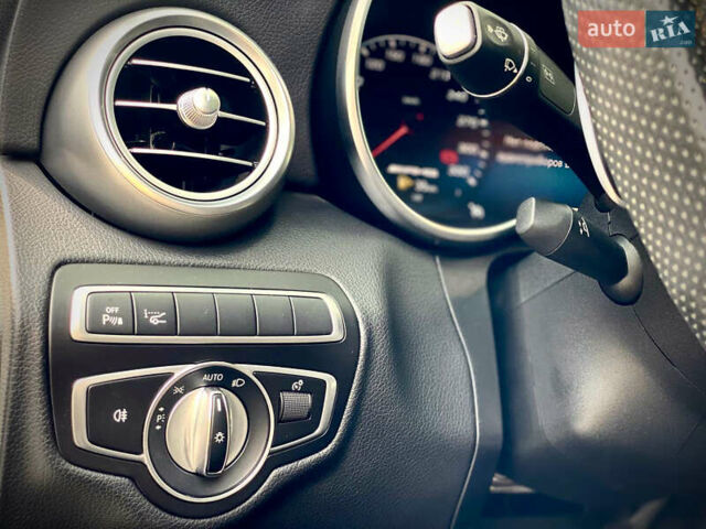 Черный Мерседес Ц-Класс, объемом двигателя 3.98 л и пробегом 63 тыс. км за 46990 $, фото 26 на Automoto.ua