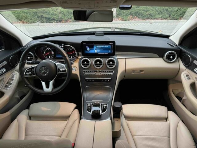 Черный Мерседес Ц-Класс, объемом двигателя 2.2 л и пробегом 75 тыс. км за 29500 $, фото 3 на Automoto.ua