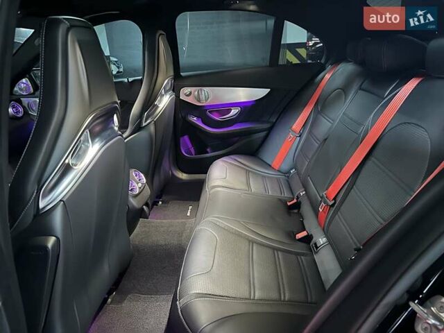 Черный Мерседес Ц-Класс, объемом двигателя 3.98 л и пробегом 19 тыс. км за 60000 $, фото 36 на Automoto.ua