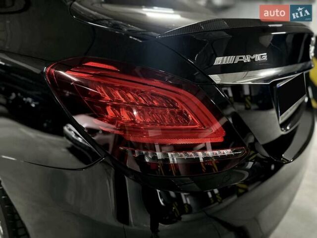 Черный Мерседес Ц-Класс, объемом двигателя 3.98 л и пробегом 19 тыс. км за 60000 $, фото 13 на Automoto.ua