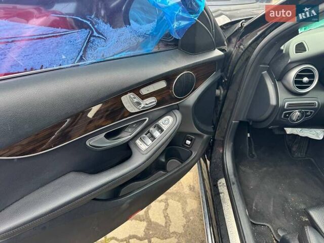 Черный Мерседес Ц-Класс, объемом двигателя 2 л и пробегом 80 тыс. км за 15950 $, фото 7 на Automoto.ua