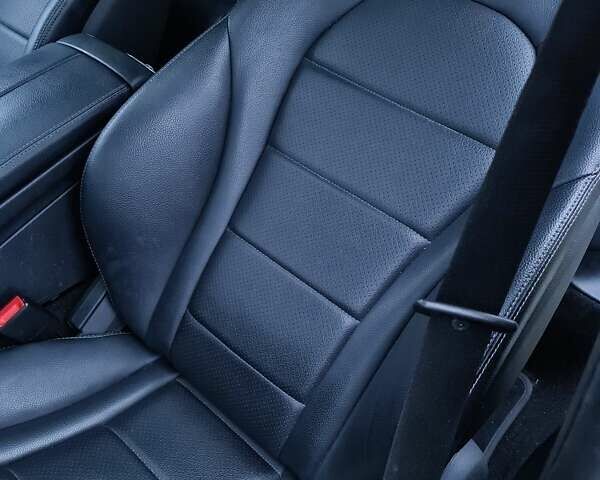 Черный Мерседес Ц-Класс, объемом двигателя 1.99 л и пробегом 85 тыс. км за 10999 $, фото 14 на Automoto.ua