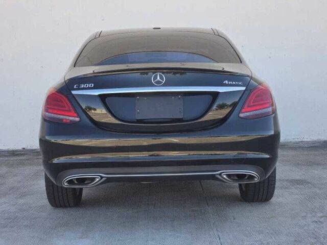 Черный Мерседес Ц-Класс, объемом двигателя 2 л и пробегом 67 тыс. км за 9500 $, фото 5 на Automoto.ua