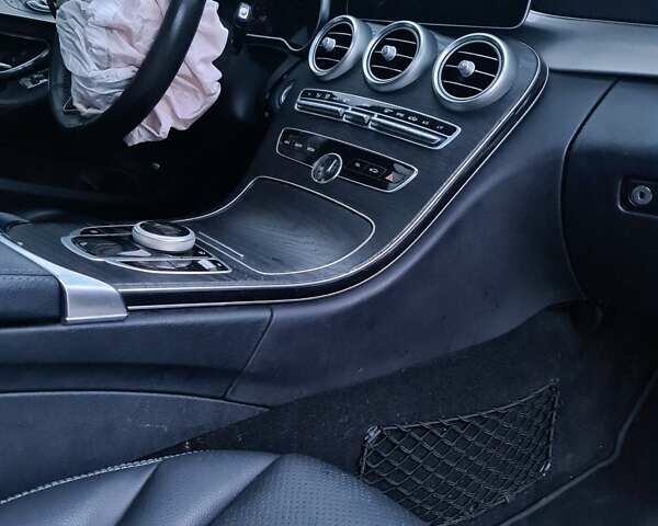 Черный Мерседес Ц-Класс, объемом двигателя 1.99 л и пробегом 85 тыс. км за 10999 $, фото 13 на Automoto.ua