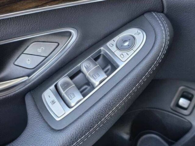 Черный Мерседес Ц-Класс, объемом двигателя 2 л и пробегом 67 тыс. км за 9500 $, фото 14 на Automoto.ua