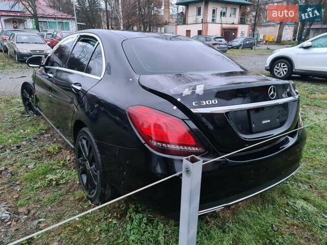 Черный Мерседес Ц-Класс, объемом двигателя 1.99 л и пробегом 85 тыс. км за 10999 $, фото 2 на Automoto.ua