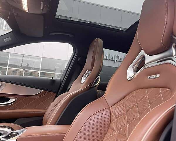 Черный Мерседес Ц-Класс, объемом двигателя 3.98 л и пробегом 61 тыс. км за 54000 $, фото 24 на Automoto.ua