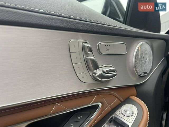 Черный Мерседес Ц-Класс, объемом двигателя 3.98 л и пробегом 61 тыс. км за 54000 $, фото 30 на Automoto.ua