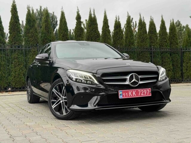Черный Мерседес Ц-Класс, объемом двигателя 2.2 л и пробегом 75 тыс. км за 29500 $, фото 2 на Automoto.ua