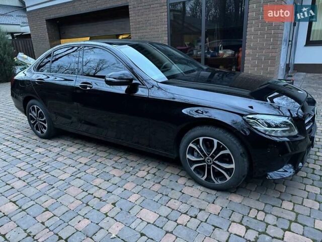 Чорний Мерседес Ц-Клас, об'ємом двигуна 1.6 л та пробігом 19 тис. км за 32000 $, фото 2 на Automoto.ua