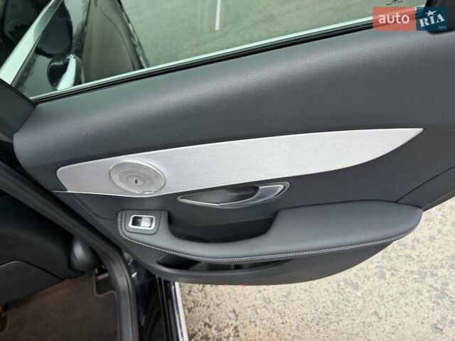 Черный Мерседес Ц-Класс, объемом двигателя 1.95 л и пробегом 70 тыс. км за 33500 $, фото 25 на Automoto.ua