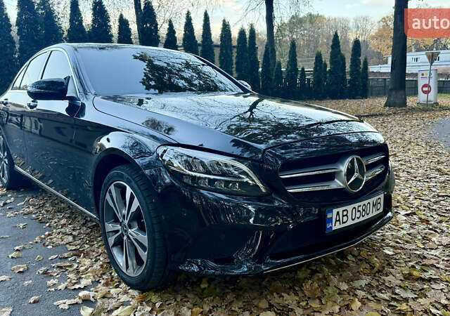 Черный Мерседес Ц-Класс, объемом двигателя 1.95 л и пробегом 67 тыс. км за 32800 $, фото 2 на Automoto.ua