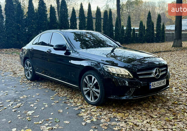 Черный Мерседес Ц-Класс, объемом двигателя 1.95 л и пробегом 67 тыс. км за 32800 $, фото 1 на Automoto.ua