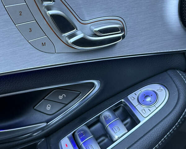 Черный Мерседес Ц-Класс, объемом двигателя 1.95 л и пробегом 67 тыс. км за 32800 $, фото 42 на Automoto.ua