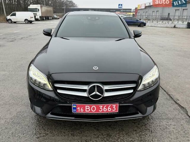 Черный Мерседес Ц-Класс, объемом двигателя 1.95 л и пробегом 70 тыс. км за 33500 $, фото 1 на Automoto.ua