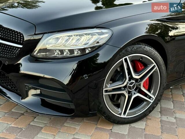 Черный Мерседес Ц-Класс, объемом двигателя 1.95 л и пробегом 104 тыс. км за 29999 $, фото 2 на Automoto.ua