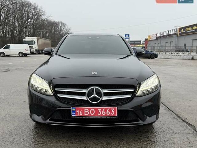 Черный Мерседес Ц-Класс, объемом двигателя 1.95 л и пробегом 70 тыс. км за 33500 $, фото 4 на Automoto.ua