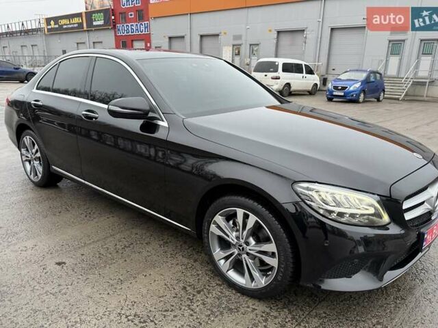 Черный Мерседес Ц-Класс, объемом двигателя 1.95 л и пробегом 70 тыс. км за 33500 $, фото 3 на Automoto.ua