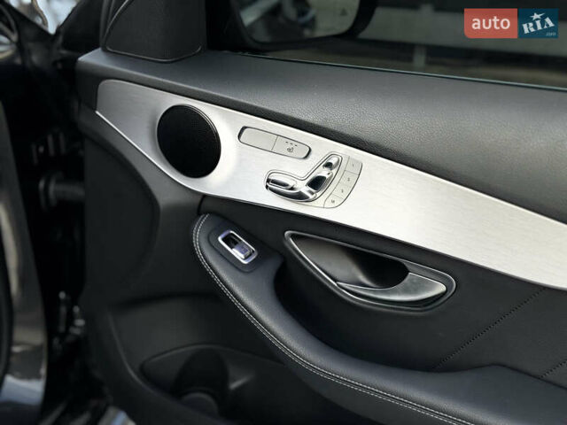 Черный Мерседес Ц-Класс, объемом двигателя 1.99 л и пробегом 48 тыс. км за 35000 $, фото 67 на Automoto.ua